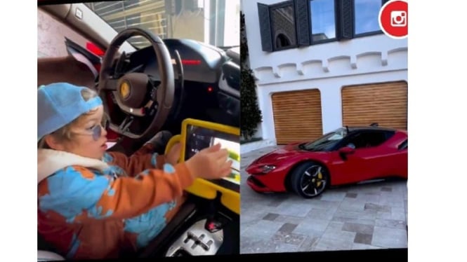 Bocah pamer setir mobil Ferrari